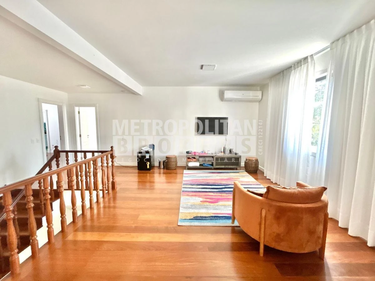 Furnished house with 7 bedrooms, 5 en-suites and 1020 m² — photo 8