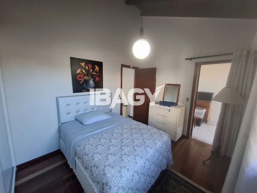 Furnished house with 5 bedrooms, 2 suites and 2 parking — photo 17