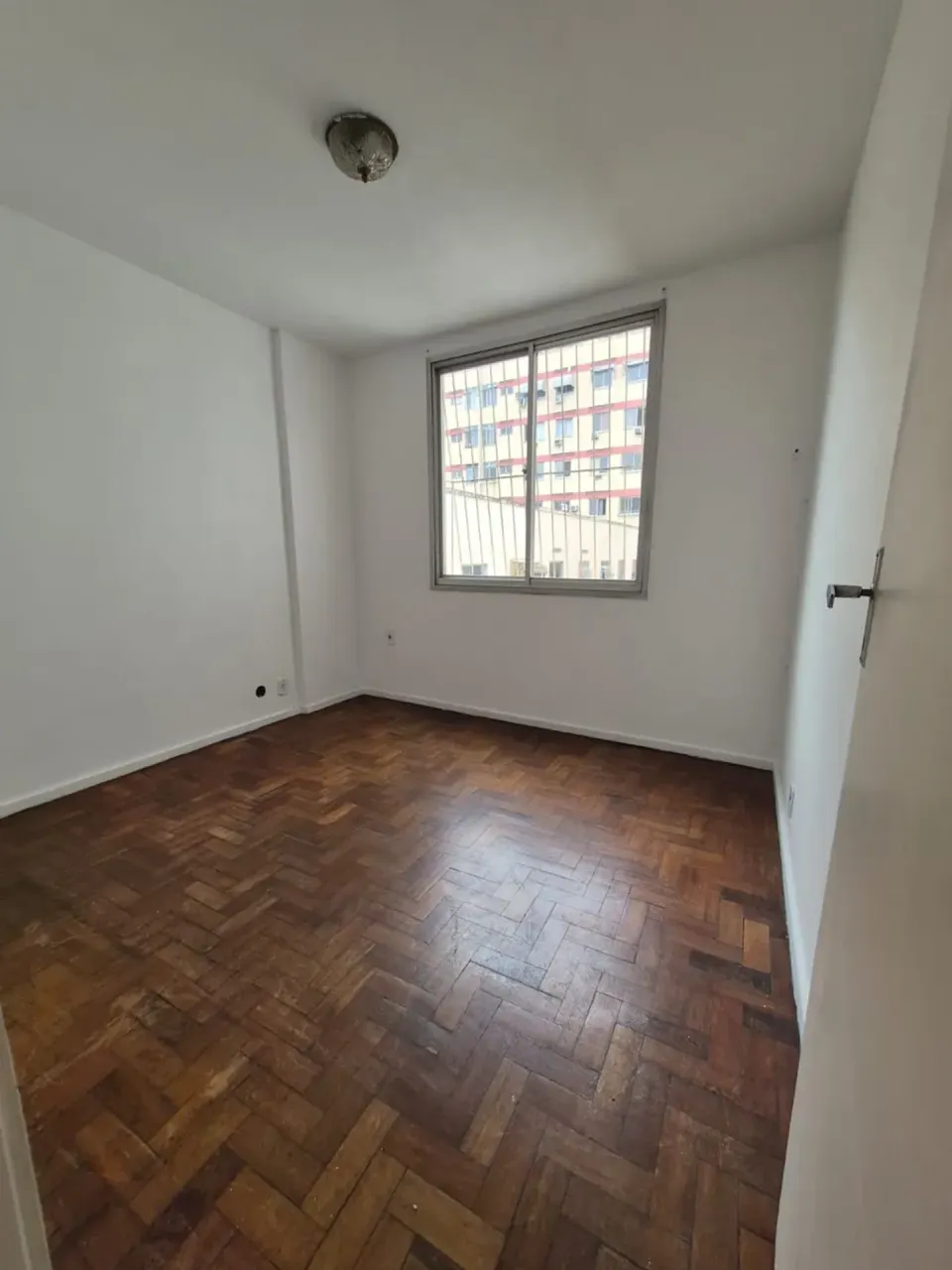 Apartment with 2 bedrooms and a balcony plus 1 parking spot — photo 17