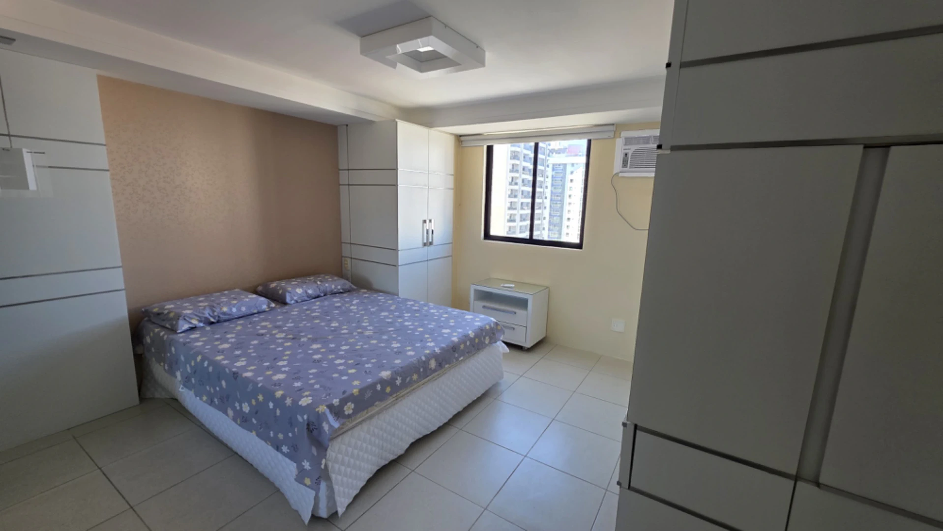2-bedroom apartment in a building with a gym — photo 3