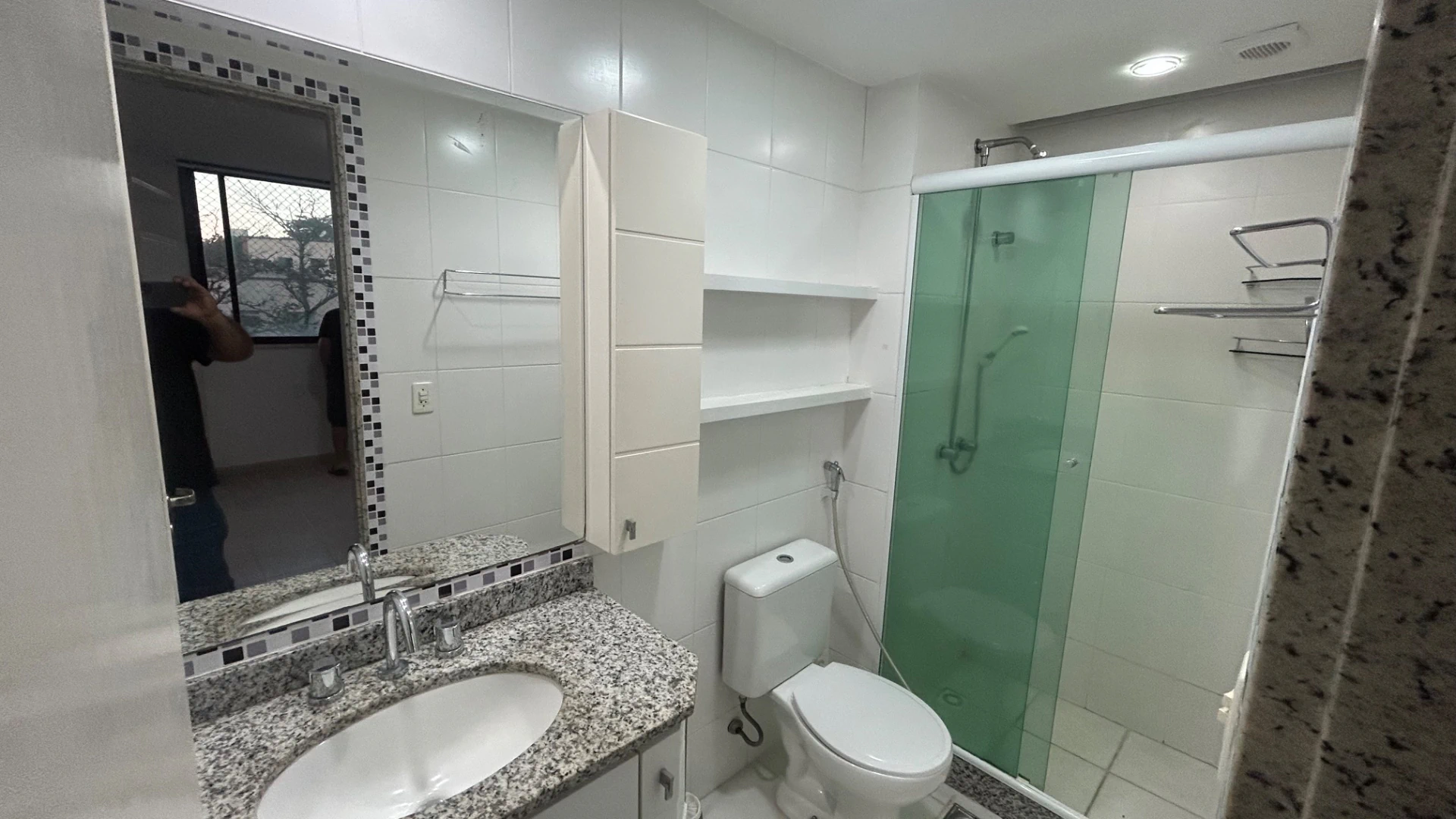Apartamento de 3 quartos com piso de cerâmica e 2 banheiros — photo 6