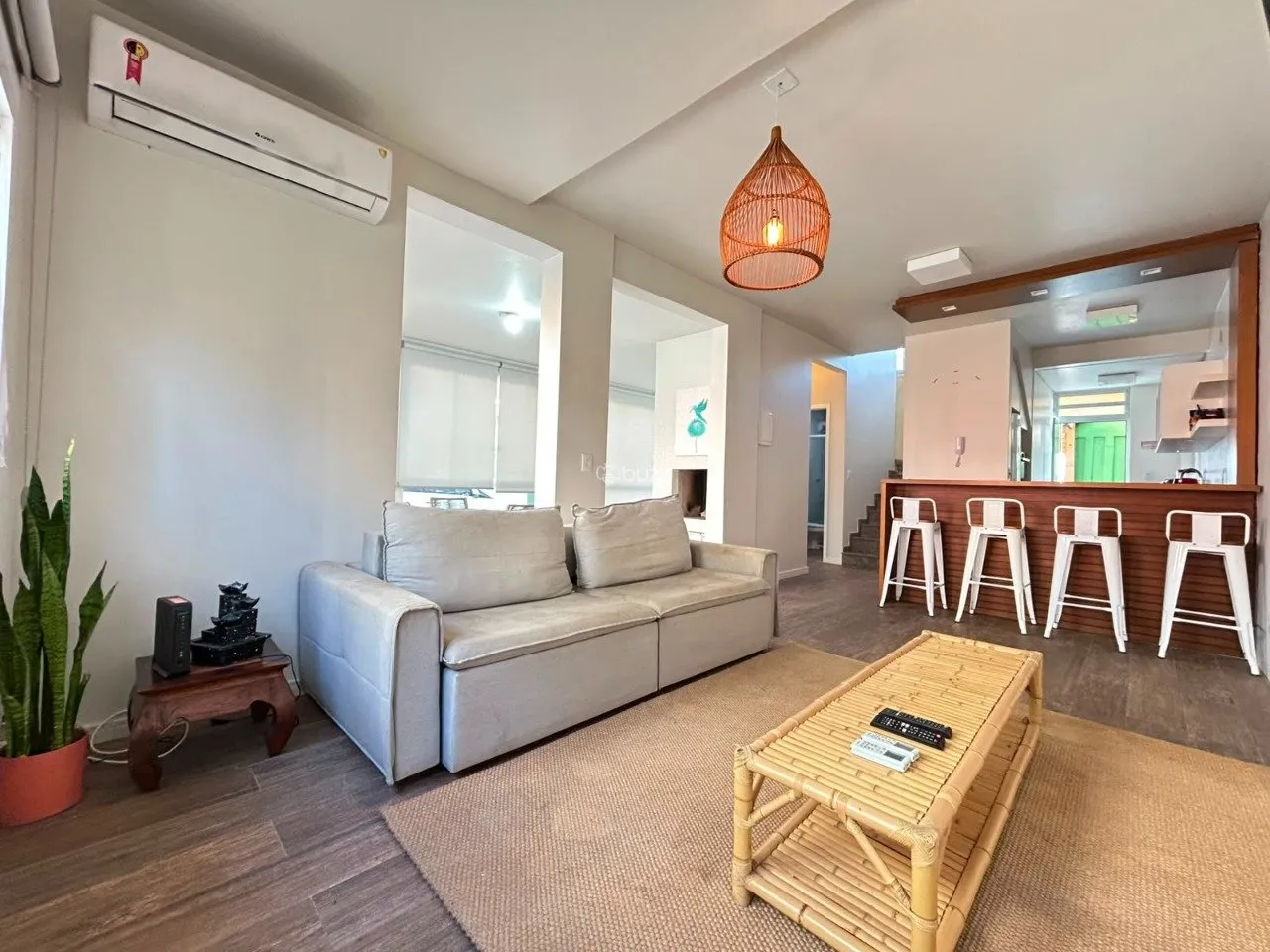 Furnished house with 3 bedrooms and 3 bathrooms