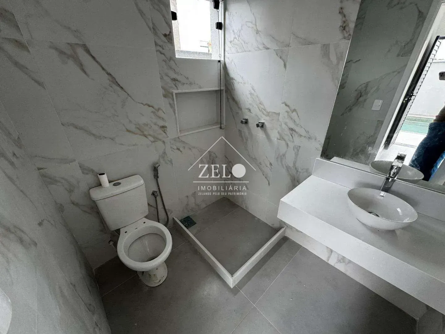 Casa com 4 quartos e 4 banheiros, cozinha integrada — photo 17