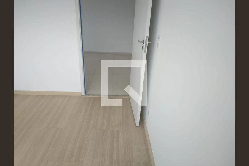 Apartamento de 2 quartos com cozinha fechada e 45 m² — photo 33