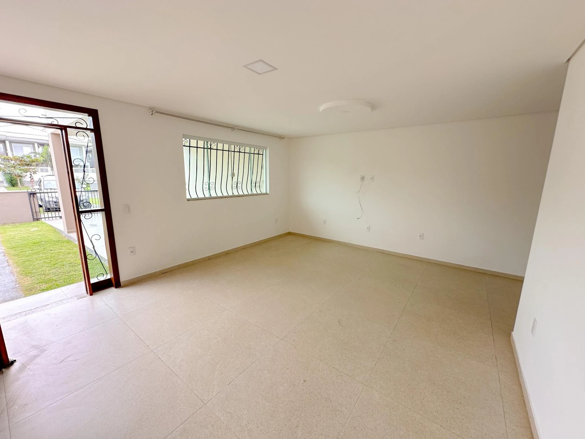 Garden in a 4-bedroom house, 194 m² — photo 8