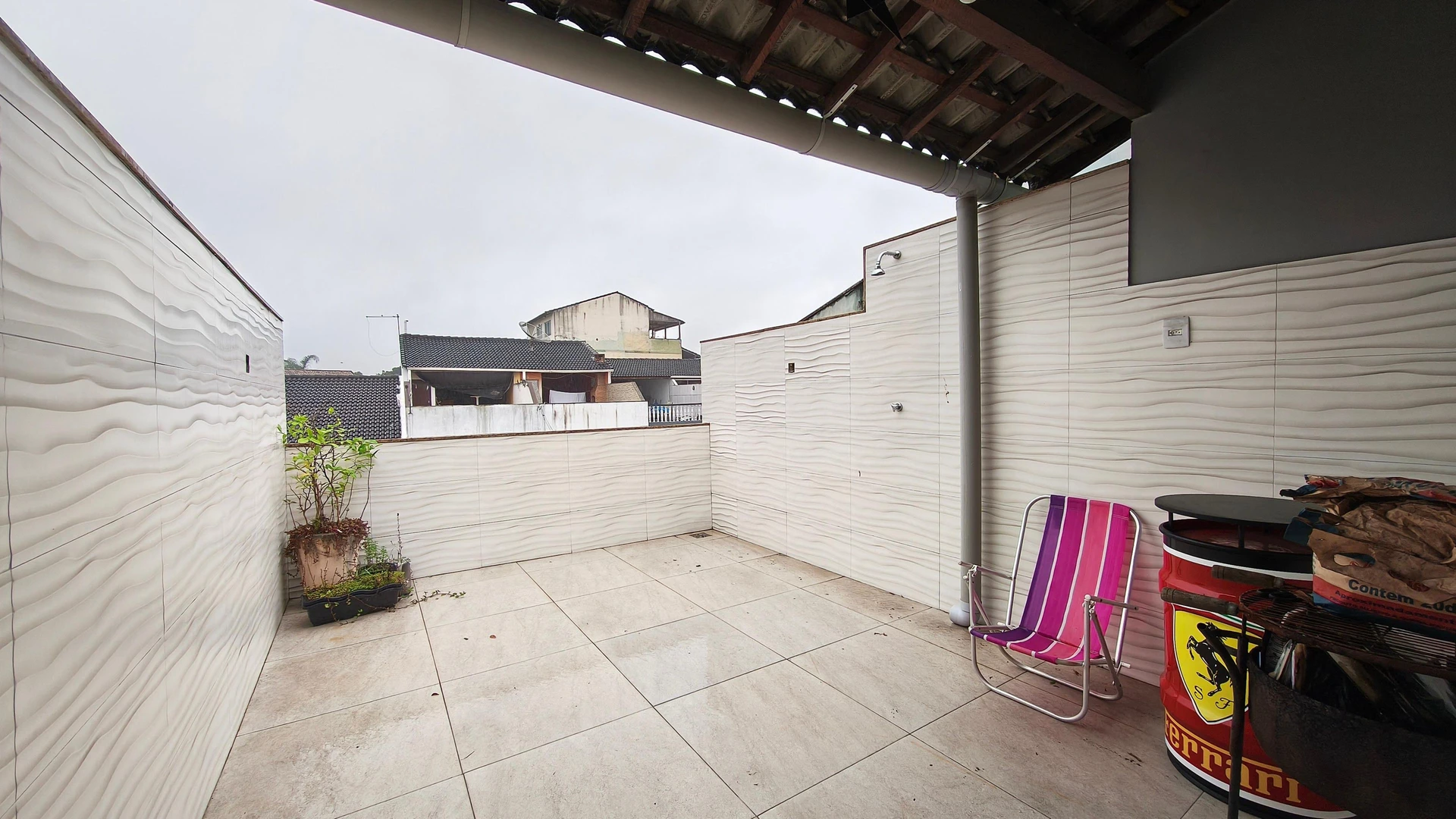 Casa con 4 dormitorios, 3 baños y jardín privado — photo 17