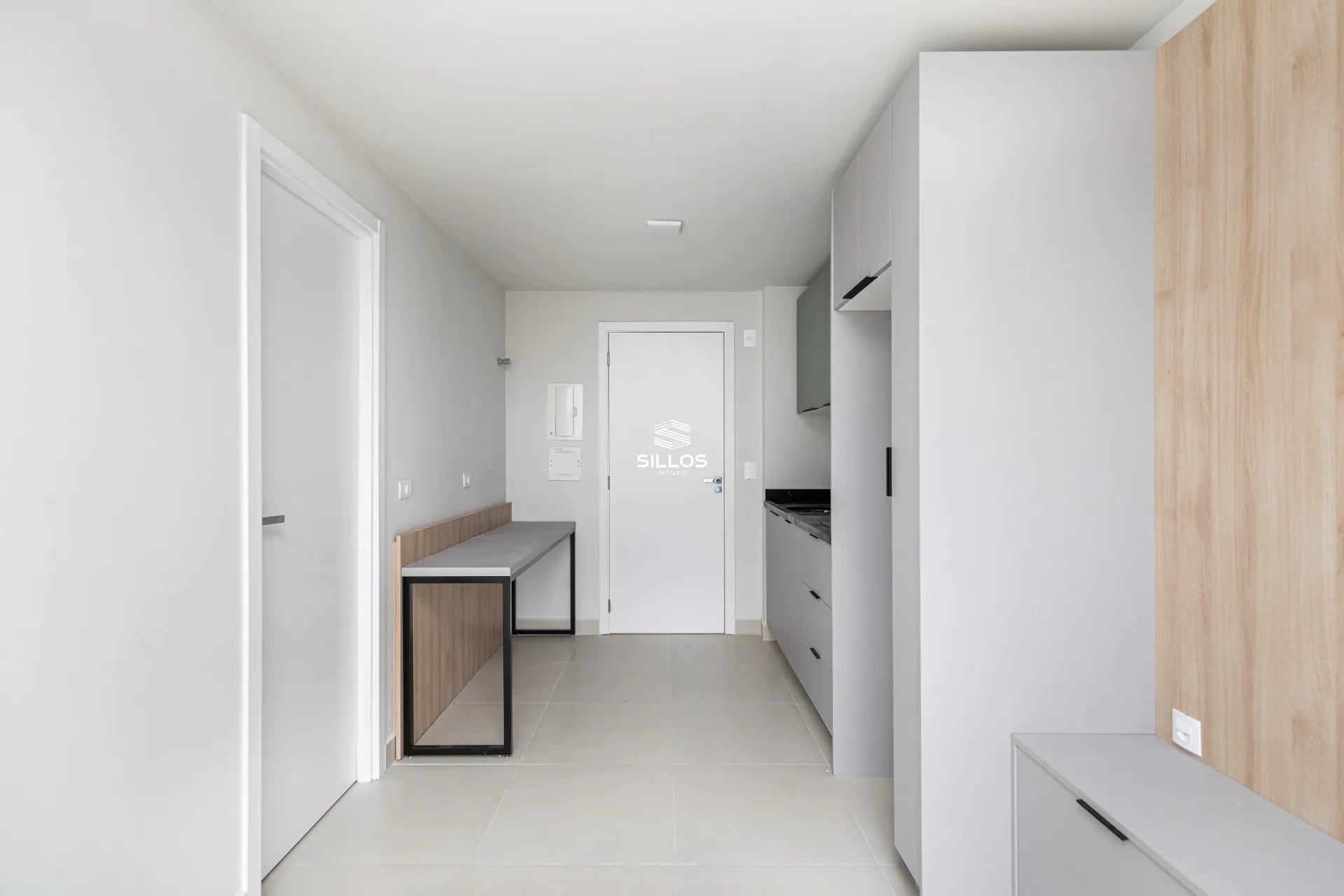 One-bedroom apartment in a building with a gym — photo 5
