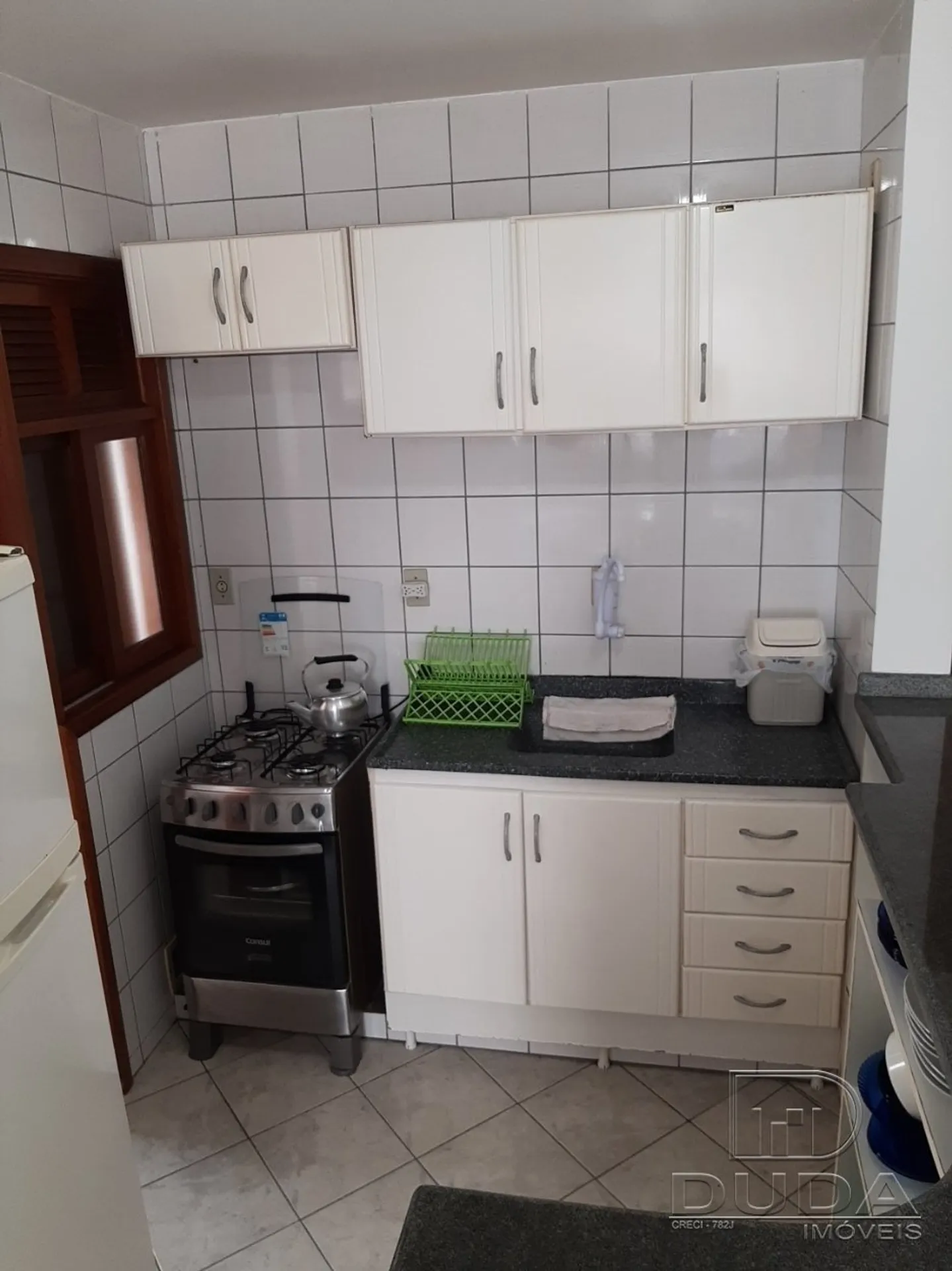 One-bedroom apartment with a washing machine — photo 4