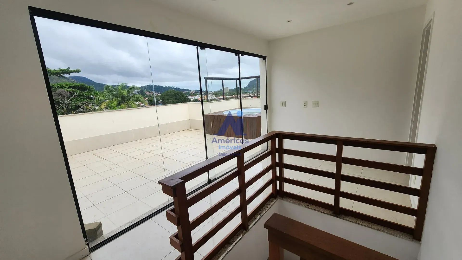 Penthouse with 4 bedrooms and open-plan kitchen — photo 29