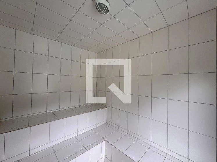 1000 m² house with a washing machine and a bathtub — photo 40