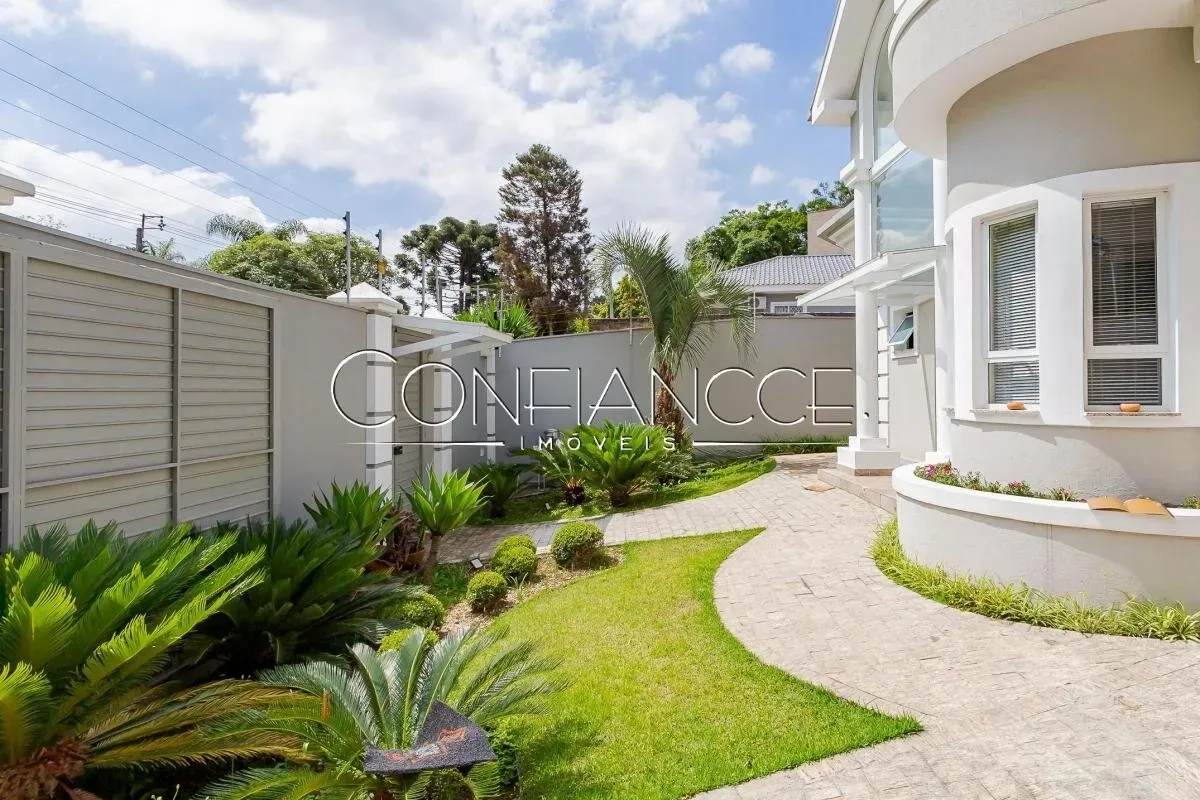 House with 4 en-suite bedrooms and 6 parking spaces — photo 39