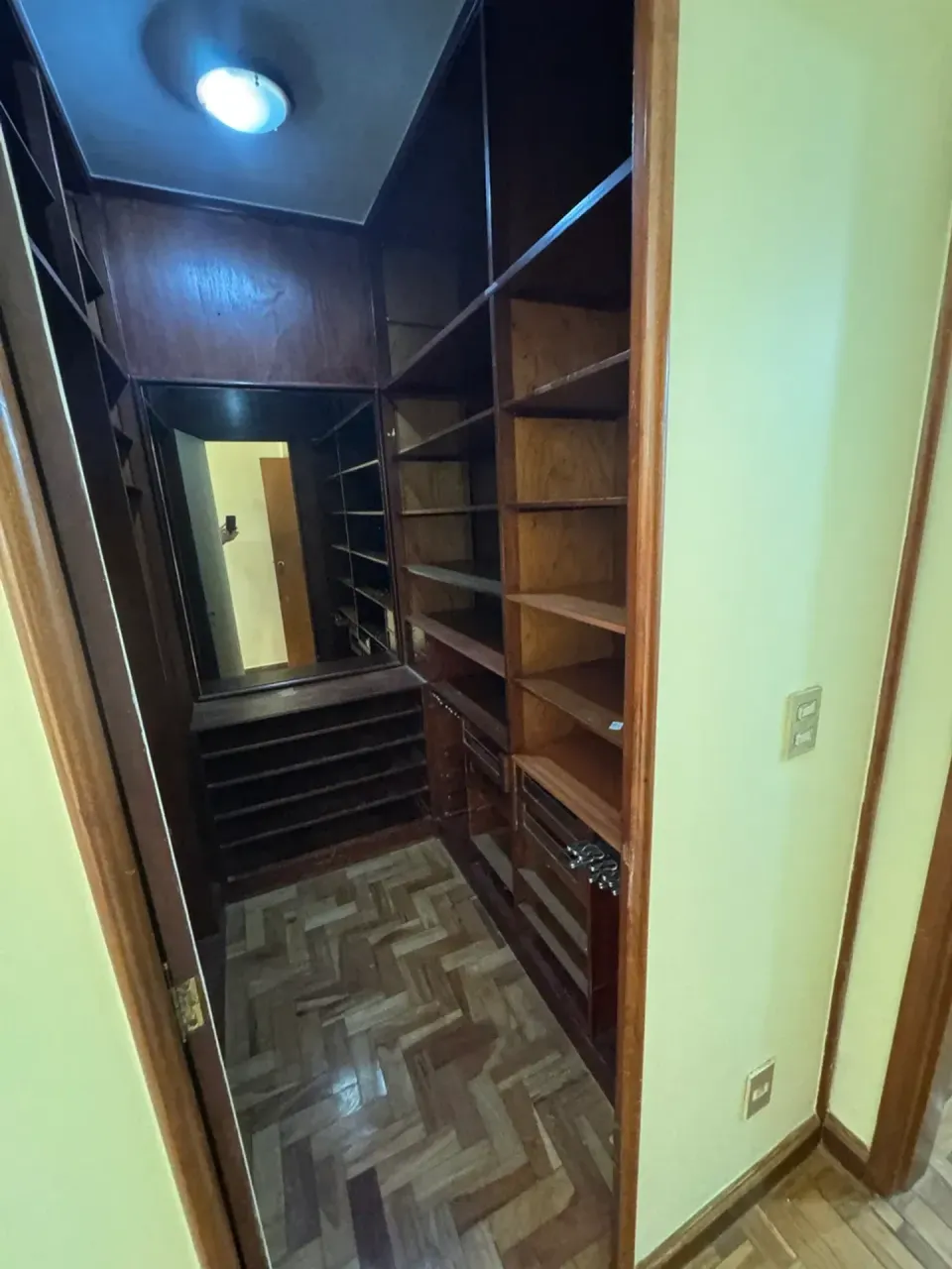 3-bedroom apartment with parking and a closed kitchen — photo 5