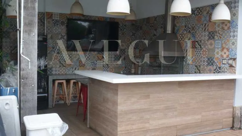 Furnished house, 485 m², with a bathtub — photo 2
