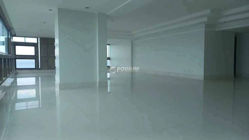 4-bedroom 315 m² apartment with separate kitchen — photo 19