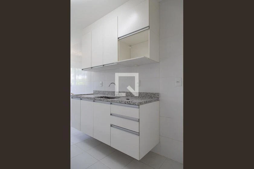 One-bedroom apartment with a mountain view — photo 13