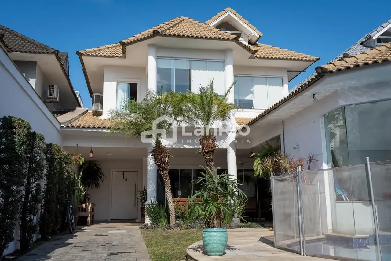 House with 4 bedrooms and 4 suites, balcony with grill — photo 7
