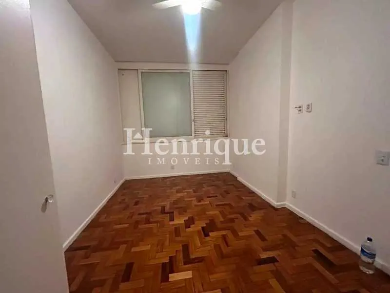 Apartment, 170 m², with wood or laminate floors — photo 15