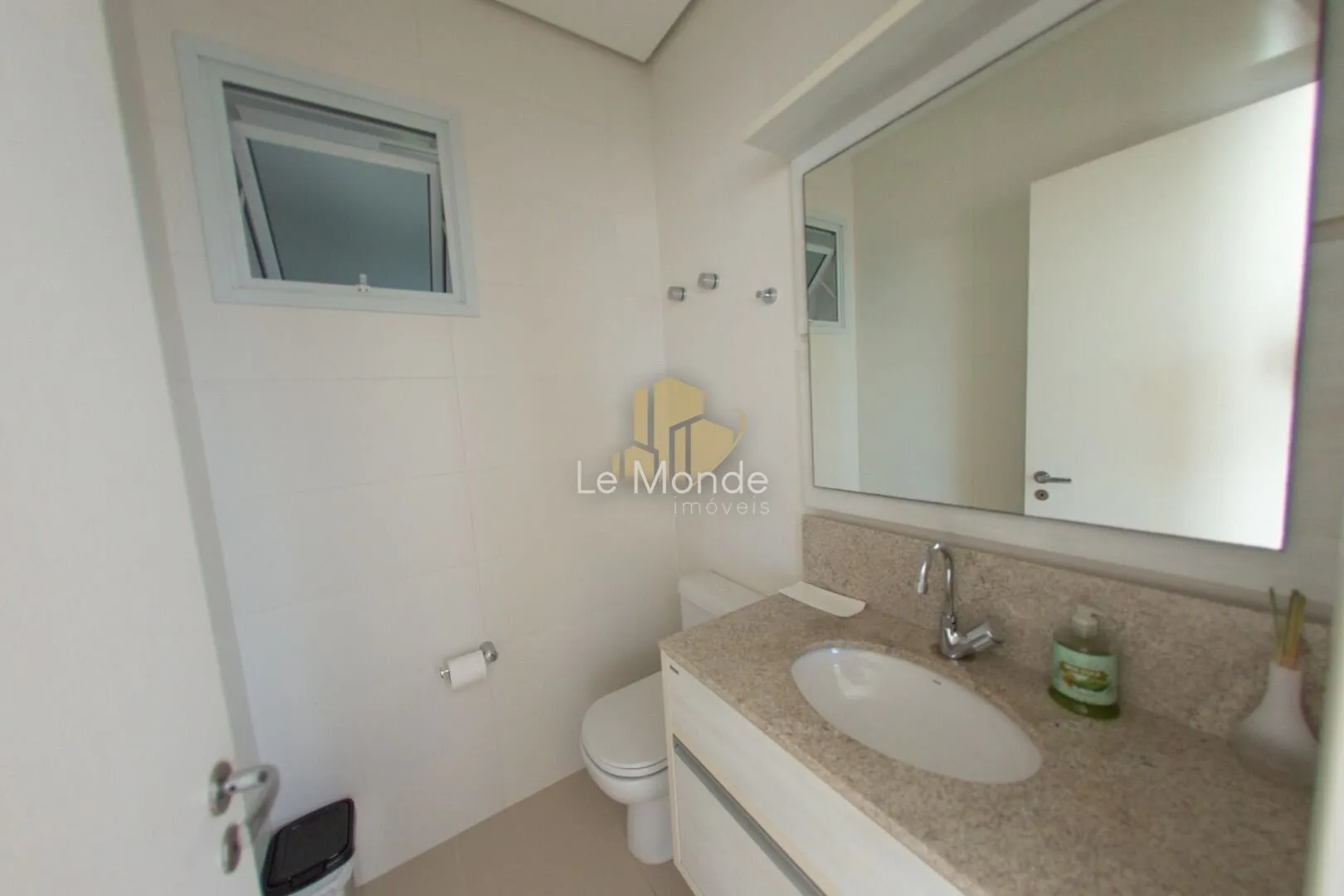 Apartamento amueblado con 4 dormitorios y 382 m² — photo 81