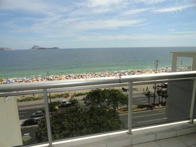 Water view in a 4-bedroom apartment, 350 m² — photo 11