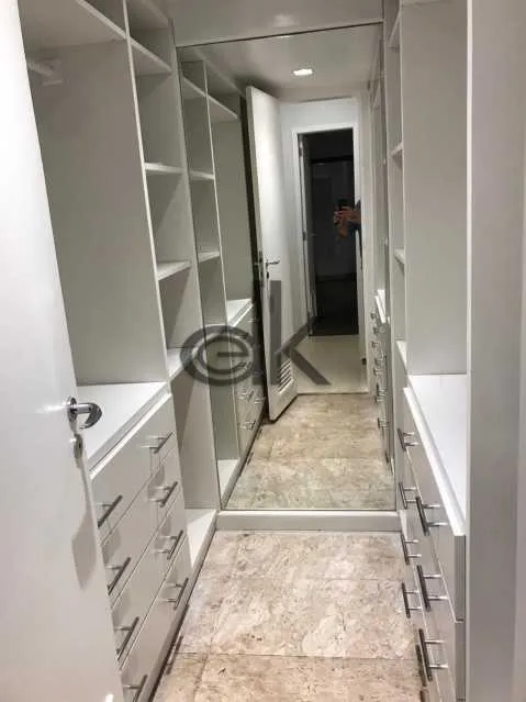 Apartamento mobiliado com cozinha fechada e 4 quartos — photo 11