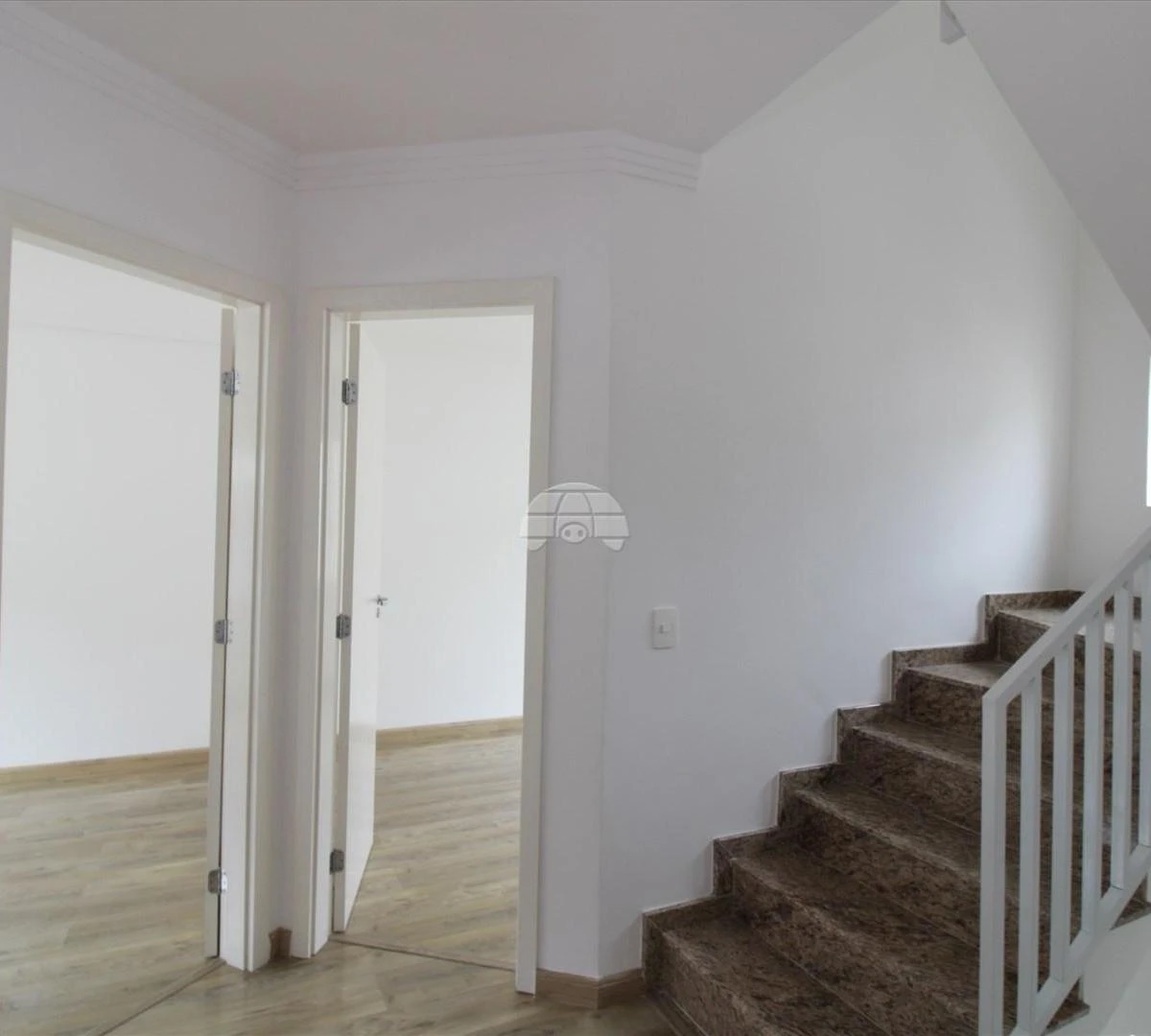 3-bedroom house with a bathtub in Curitiba — photo 35