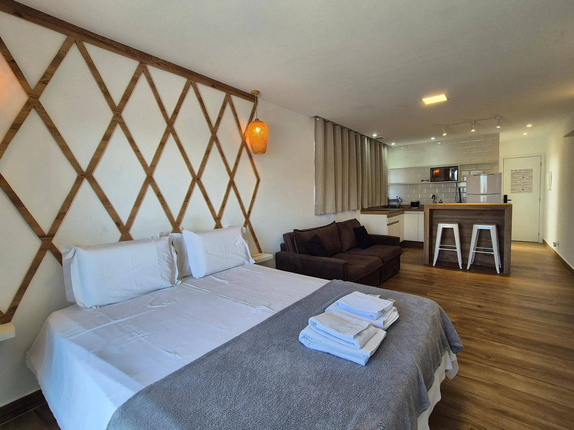Studio mobiliado com 1 quarto e varanda com fechamento — photo 13