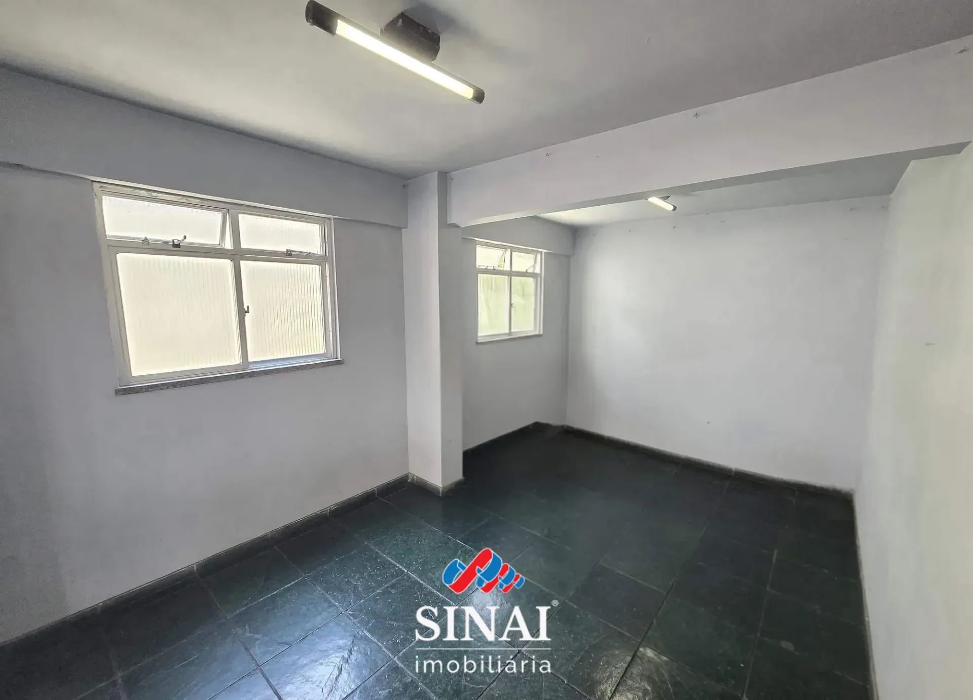 2-bedroom apartment with a washing machine — photo 35
