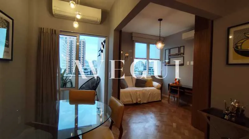 Apartamento mobiliado com 2 quartos e varanda de vidro — photo 16
