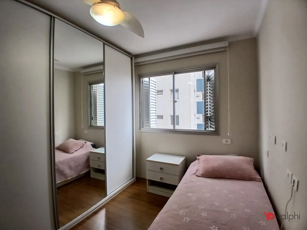 4-bedroom apartment with a walk-in closet in Curitiba — photo 6