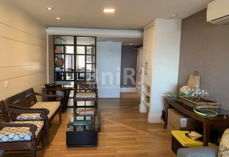 Furnished 2-bedroom apartment with open-plan kitchen — photo 8