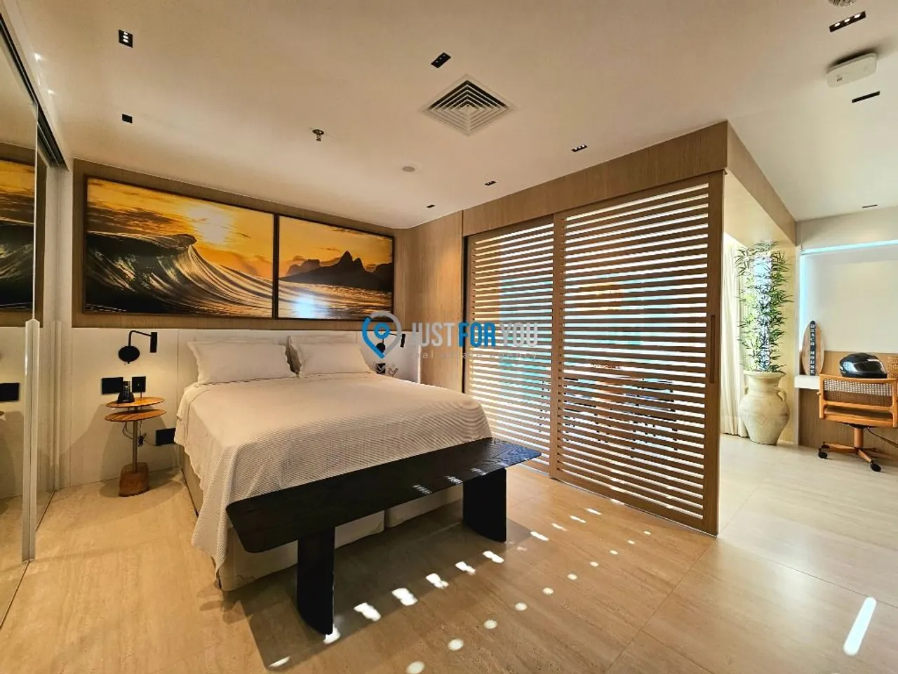 Furnished 1-bedroom apartment with an open-plan kitchen — photo 15