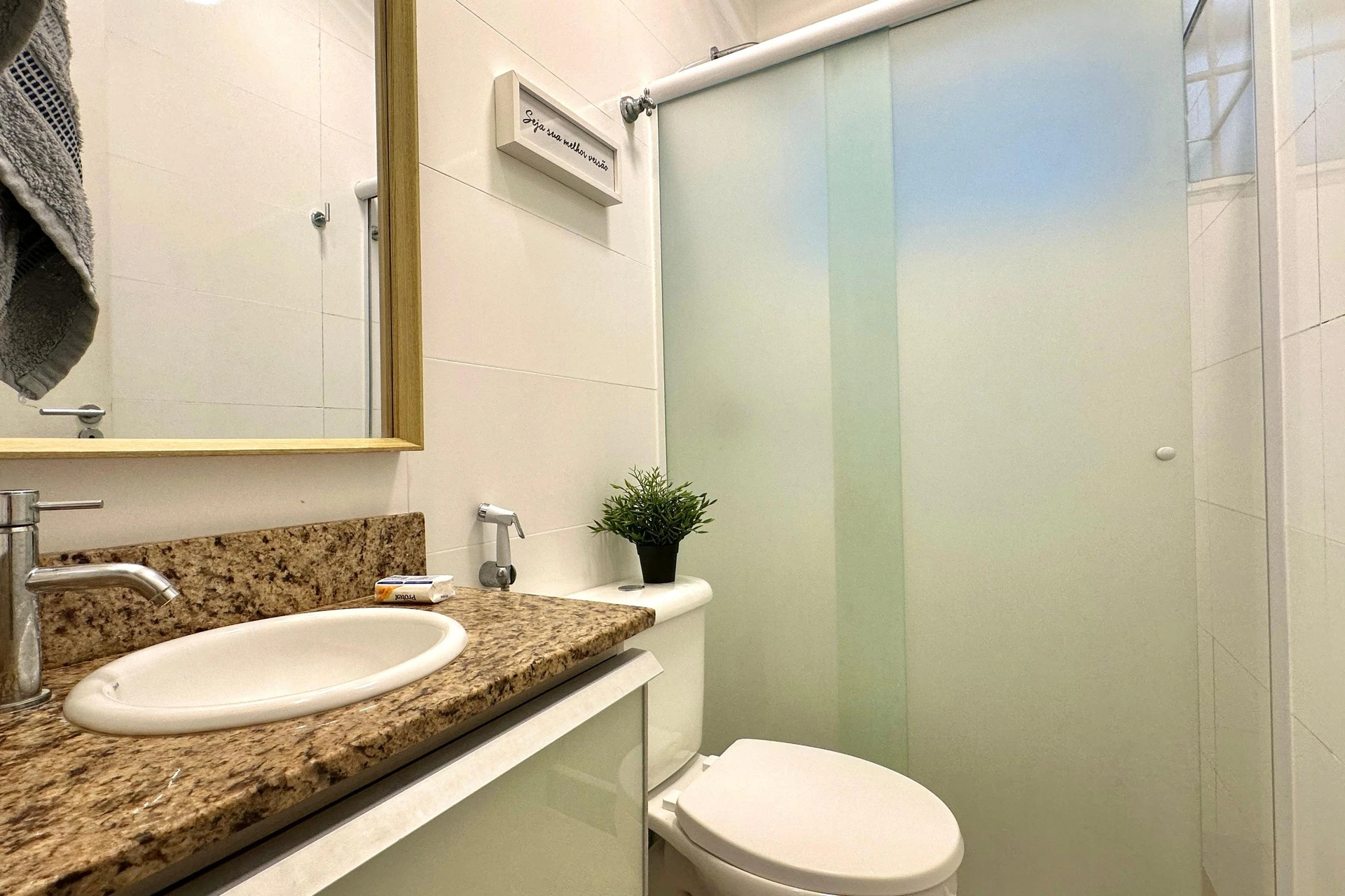 Furnished 2-bedroom apartment with integrated kitchen — photo 18