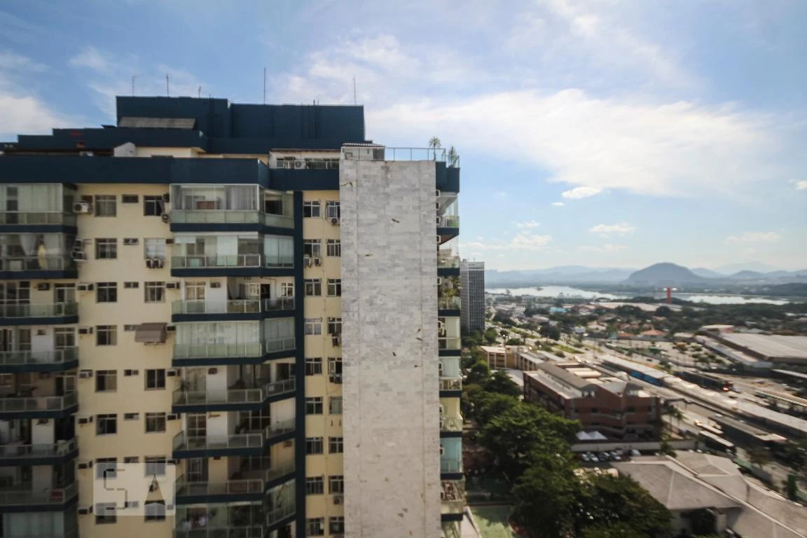 197 m² rental coverage with 2 bedrooms and 3 baths — photo 43