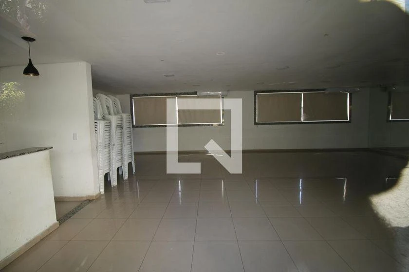 2-bedroom apartment in a building with a gym — photo 35