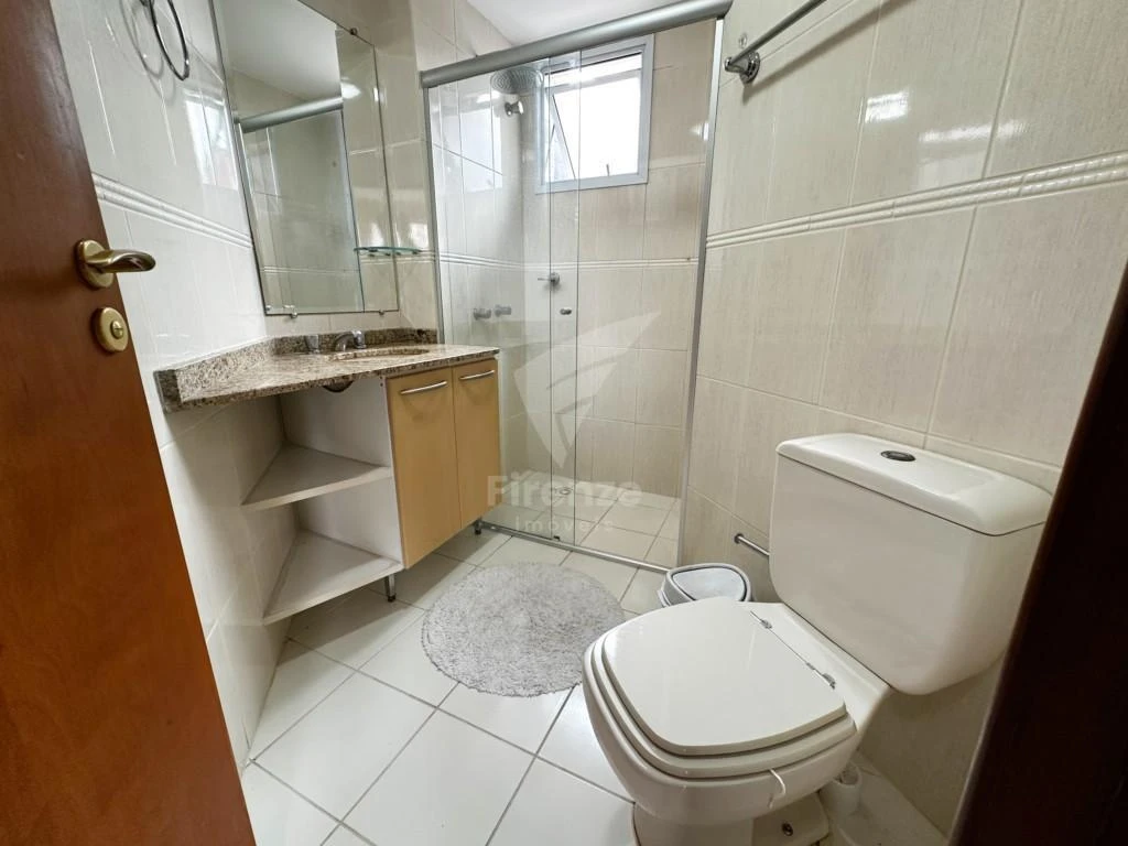 Glass-enclosed balcony in a 3-bedroom apartment, 113 m² — photo 3