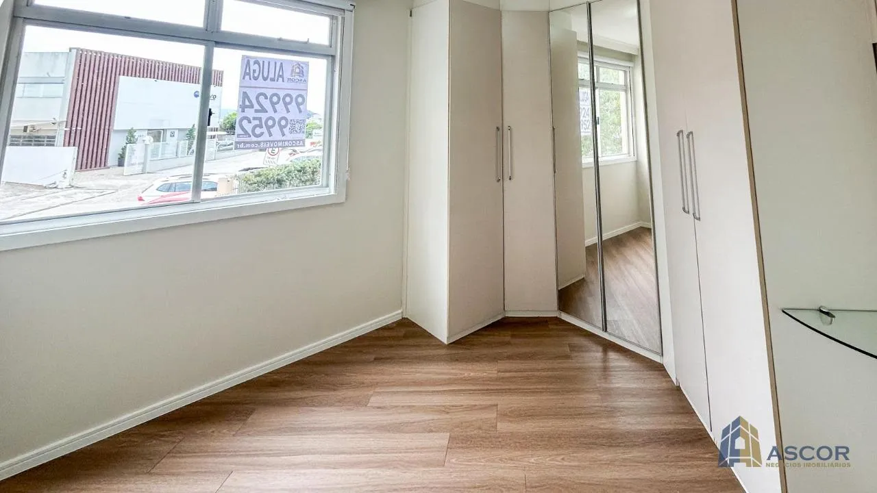 Apartment, 53 m², with wood or laminate floors — photo 11