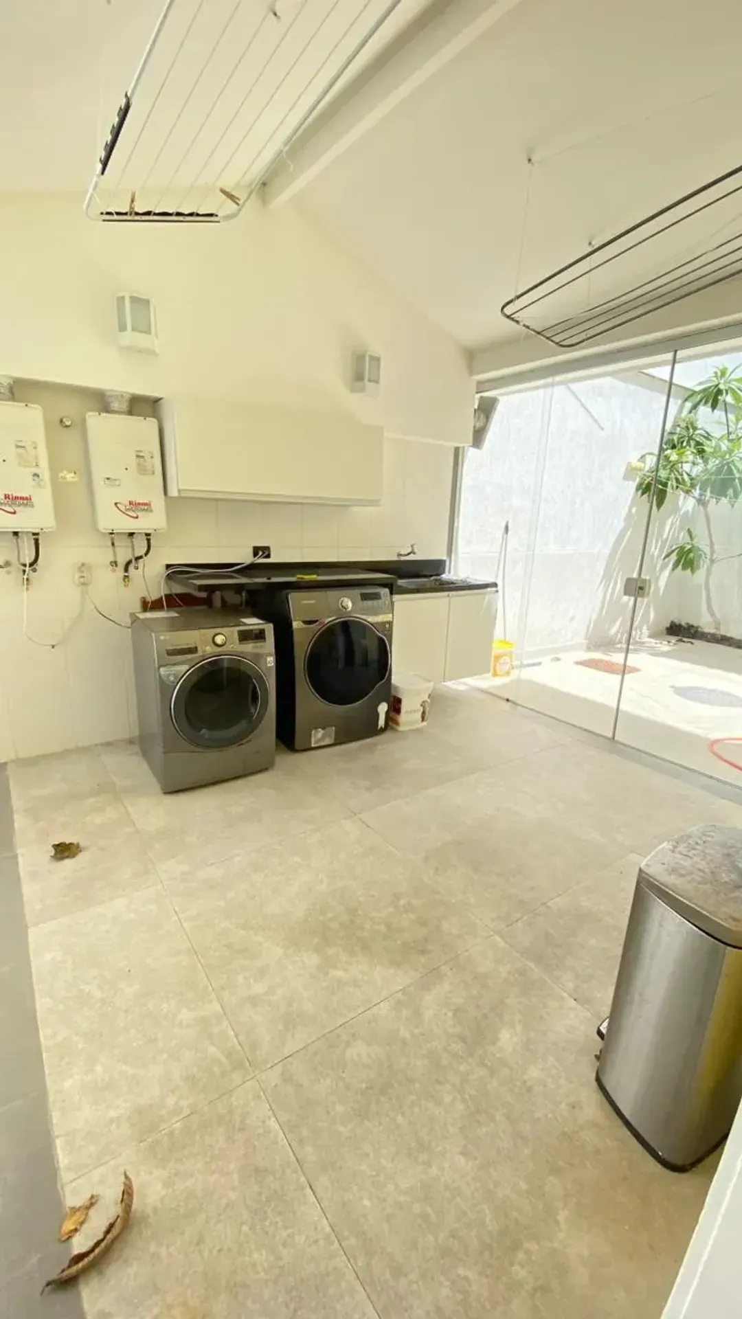 Rental house with 4 bedrooms, 5 bathrooms and 380 m² — photo 35