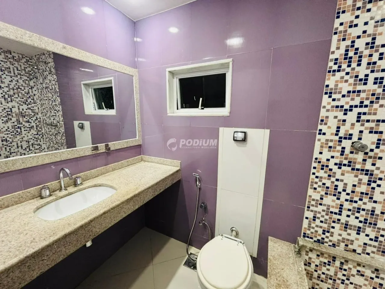 Unfurnished house with 5 bedrooms and 5 bathrooms — photo 17