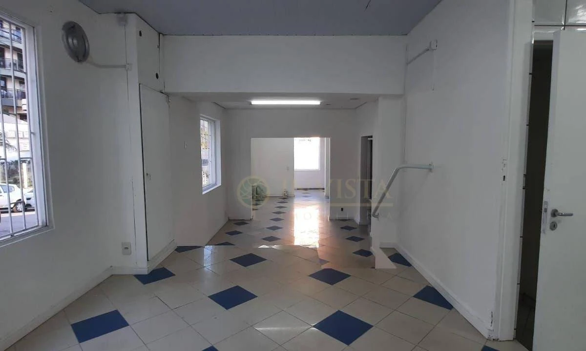 Комерційний будинок з 11 спальнями і 2 ванними — photo 14