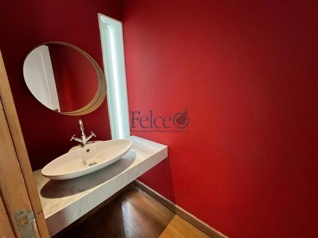 Penthouse apartment with 4 en-suite suites — photo 25