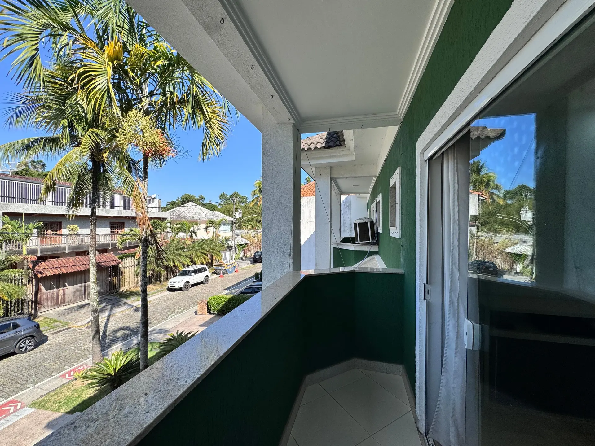 Furnished house with 4 en-suites and 6 bathrooms — photo 4