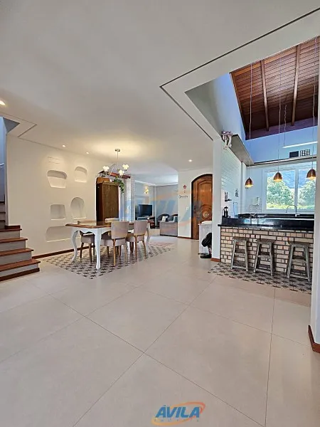 Casa mobiliada com 4 quartos e cozinha em conceito aberto — photo 13