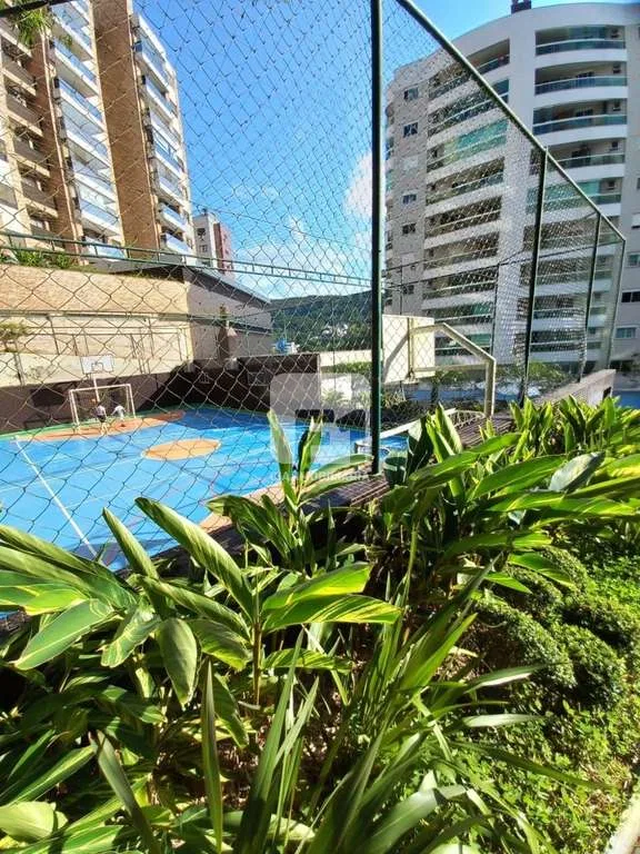 4-bedroom apartment with a mountain view in Florianópolis — photo 15