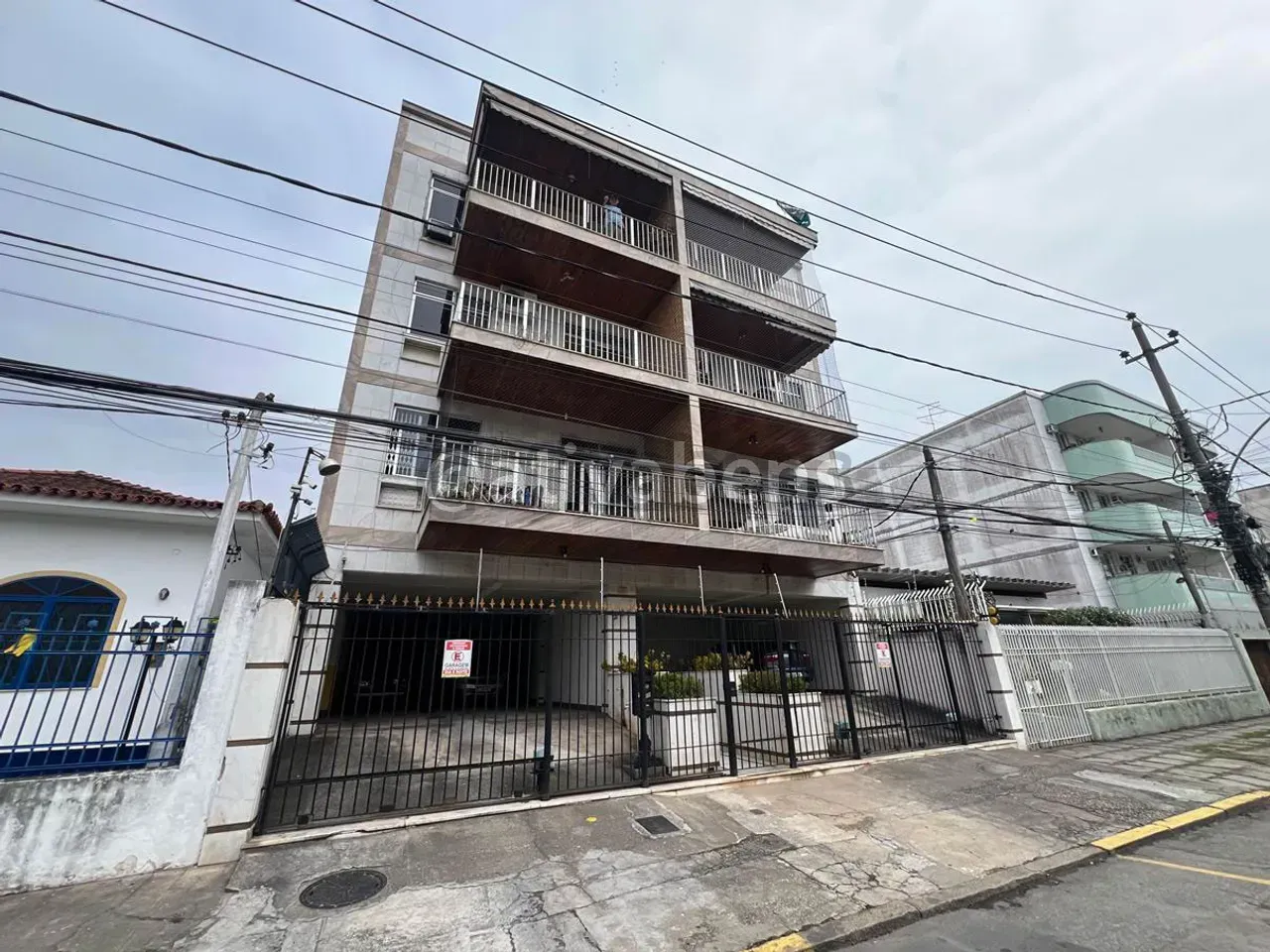 Unfurnished apartment with a separate kitchen and 1 bedroom