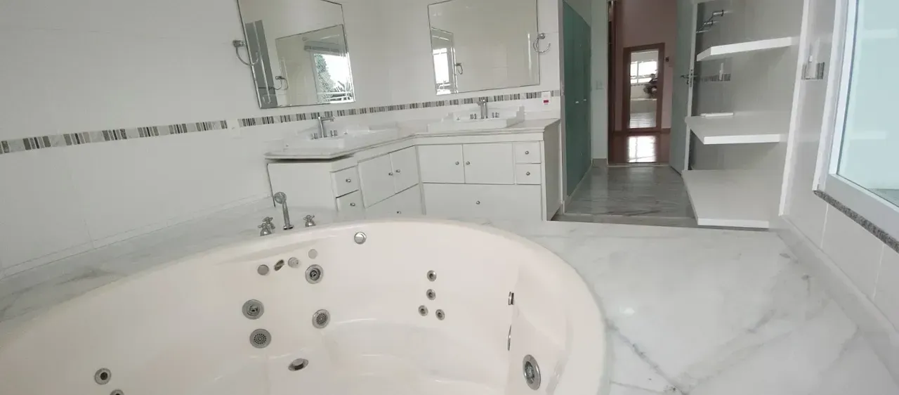 Apartamento sem mobília com 4 quartos e 5 banheiros — photo 13