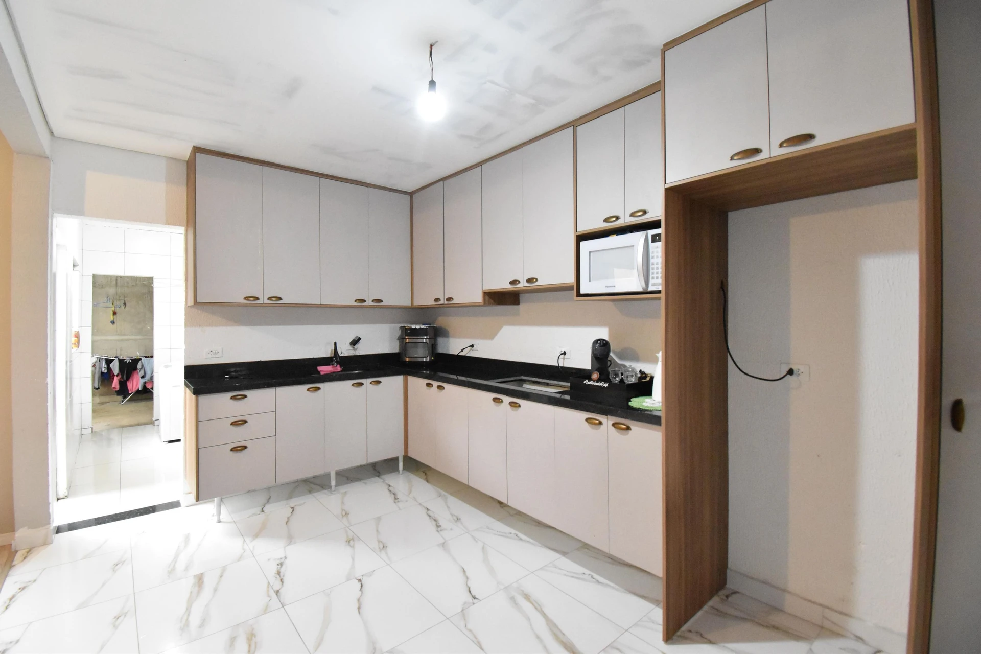 3-bedroom house with 2 bathrooms and open parking — photo 7