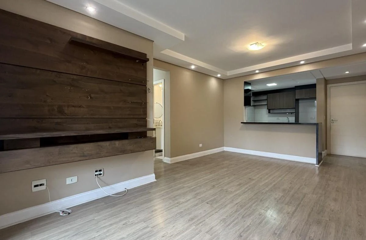 Home office in a 3-bedroom apartment, 82 m²