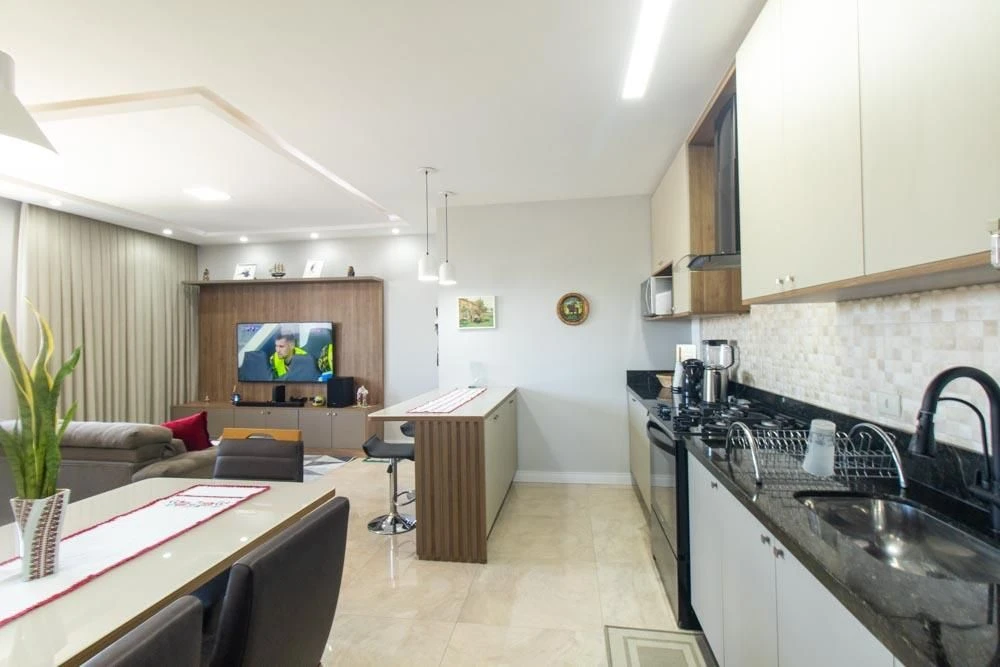 Furnished 2-bedroom apartment with an open-plan kitchen