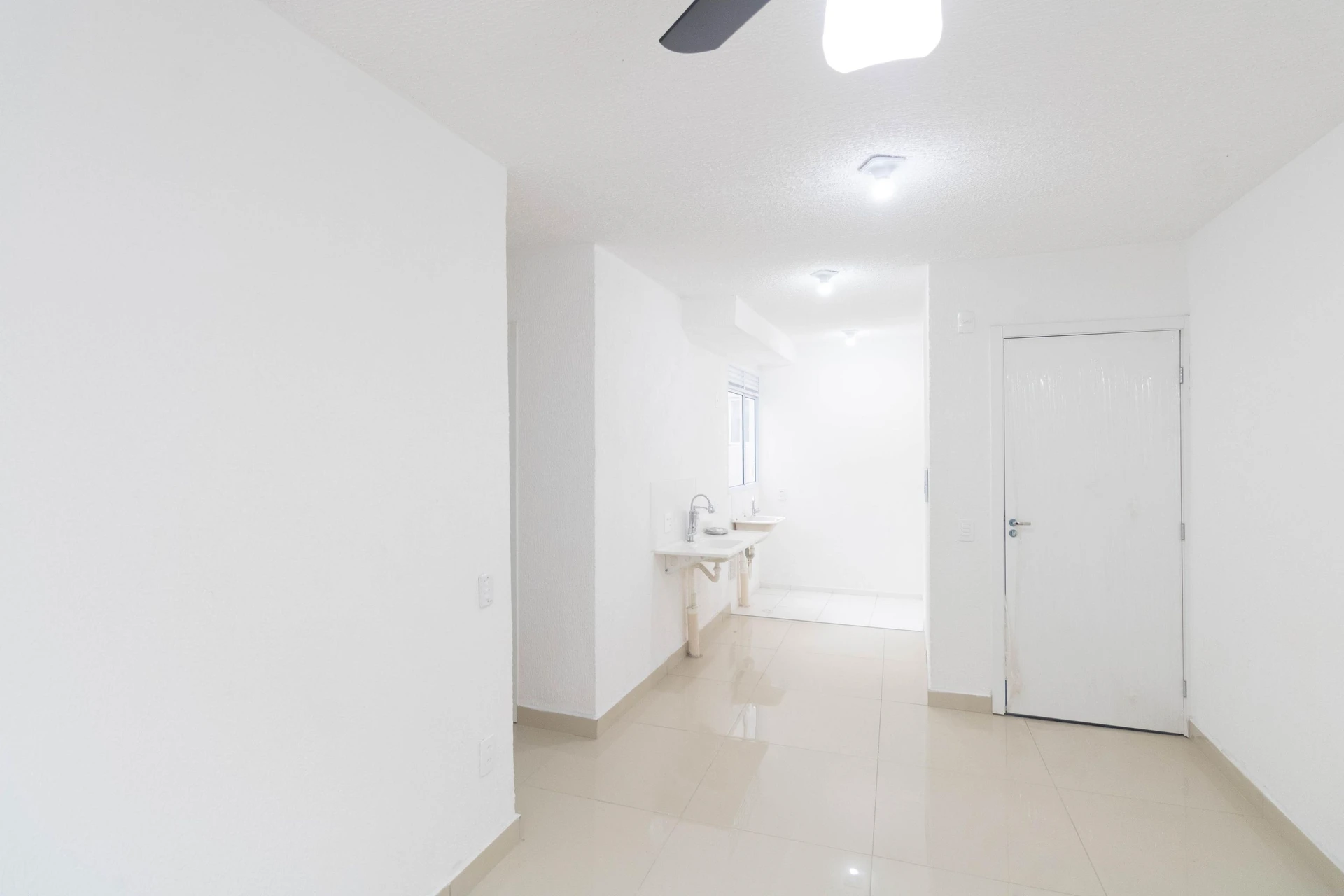 2-bedroom apartment with 1 bathroom and no parking — photo 24
