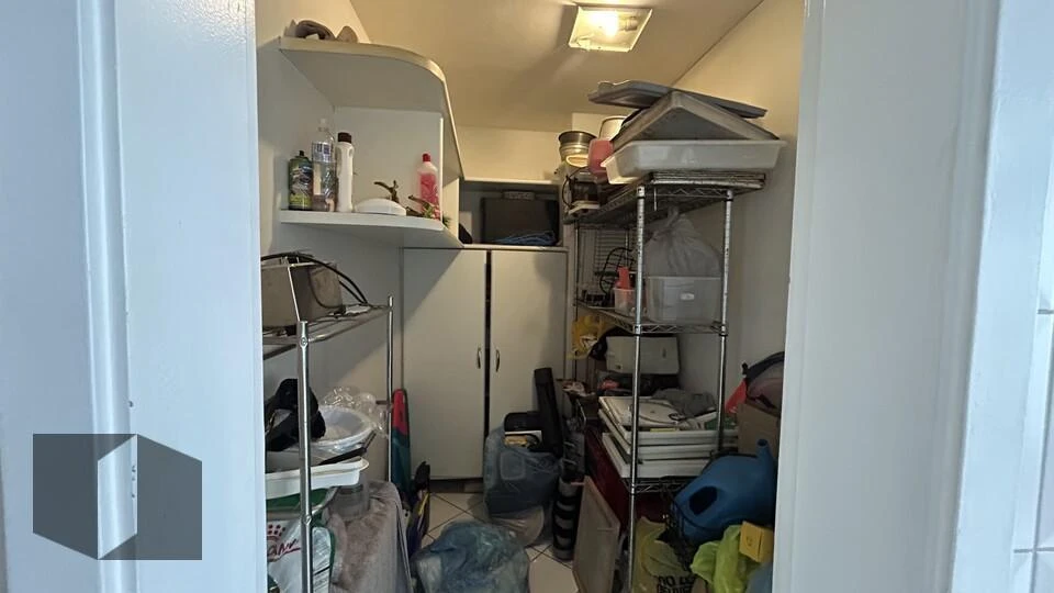 Квартира з 3 спальнями та заскленим балконом — photo 19